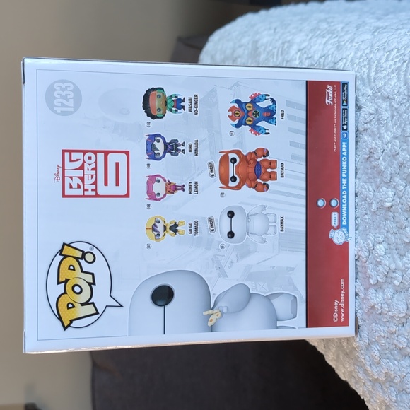 Funko Pop! Disney Big Hero 6 Baymax with Butterfly #1233 Funko Shop Exclusive 6" - Picture 4 of 5